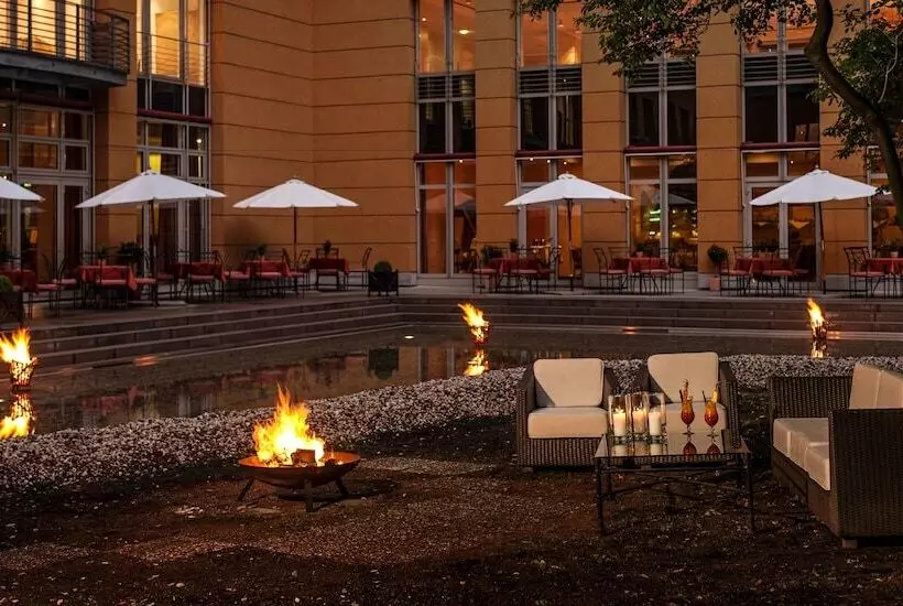 Fotos del hotel Elbflorenz Dresden:  12