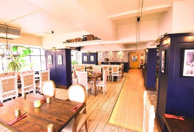 Fotos del hotel Kings International:  5