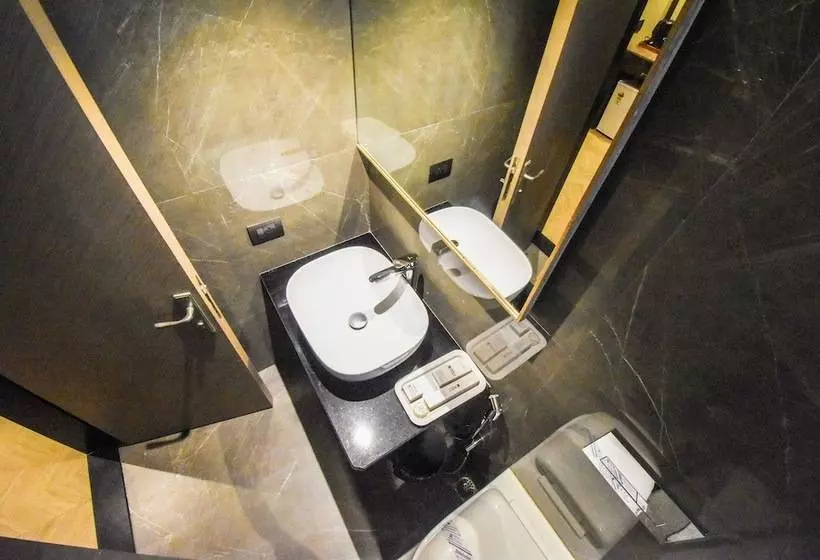 Fotos del hotel Kings International:  15