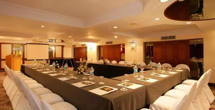Fotos del hotel Sun-n-Sand Pune:  17