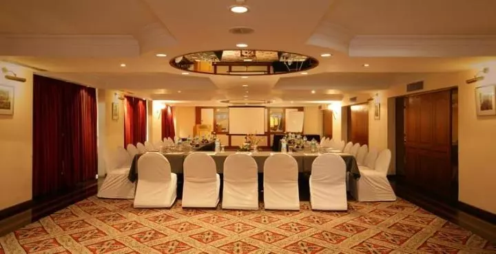 Fotos del hotel Sun-n-Sand Pune:  7