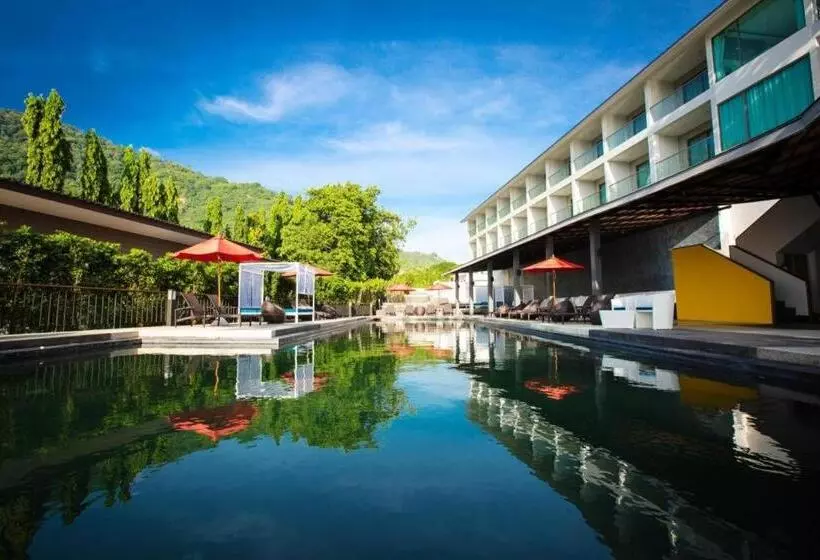 Sunset Beach Club Koh Phangan