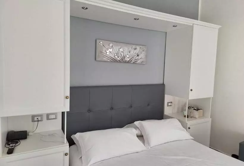 Fotos del hotel Holiday:  25