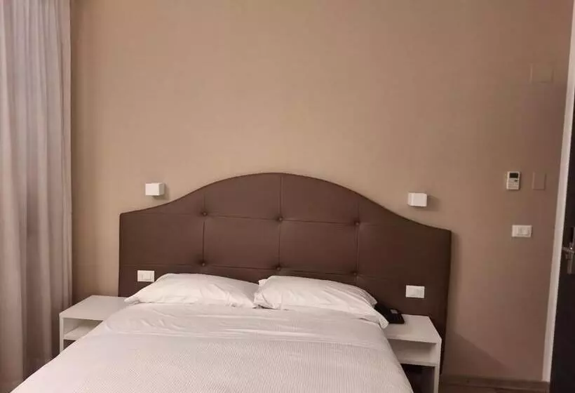 Fotos del hotel Holiday:  14