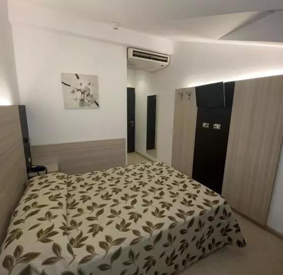 Fotos del hotel Holiday:  18