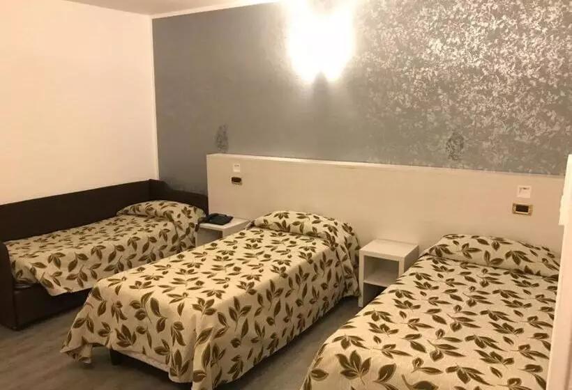 Fotos del hotel Holiday:  21