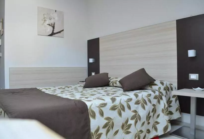 Fotos del hotel Holiday:  6