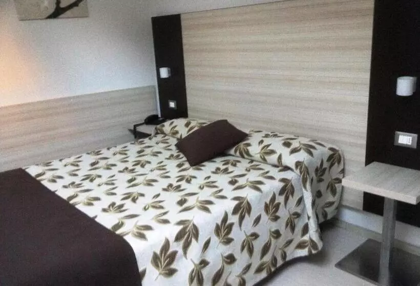 Fotos del hotel Holiday:  8