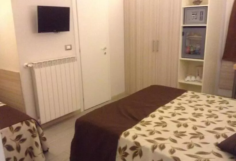 Fotos del hotel Holiday:  10