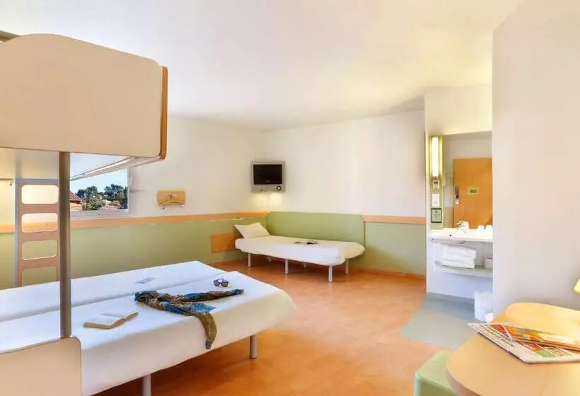 Fotos del hotel Ibis Budget Apt Luberon:  25
