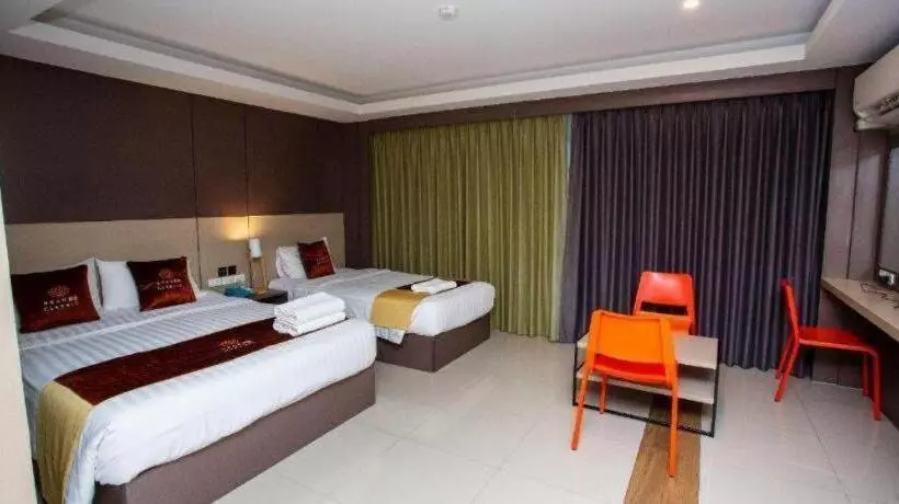 Fotos del hotel Rooms Republic Pattaya:  2