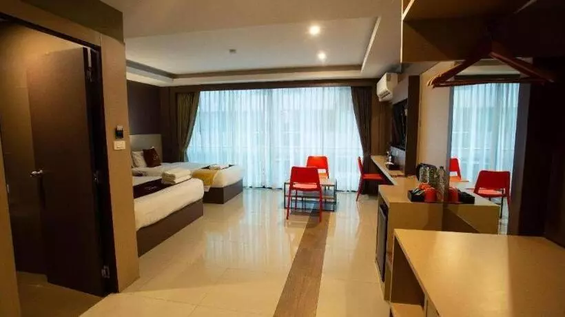 Fotos del hotel Rooms Republic Pattaya:  18