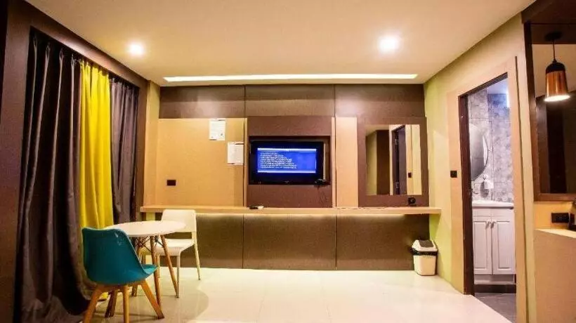 Fotos del hotel Rooms Republic Pattaya:  25