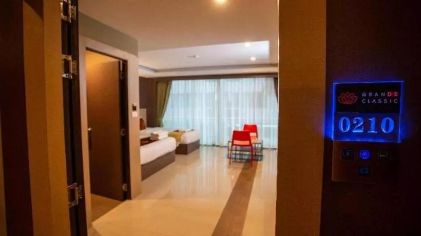 Fotos del hotel Rooms Republic Pattaya:  10