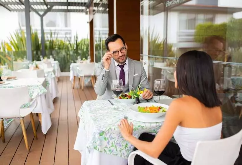 Fotos del hotel Horizon & Convention Center:  8