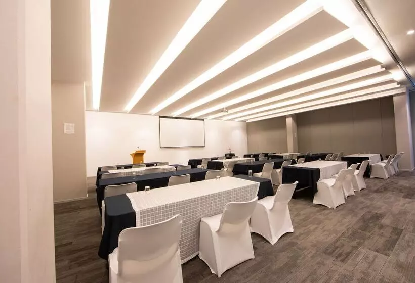 Fotos del hotel Horizon & Convention Center:  7