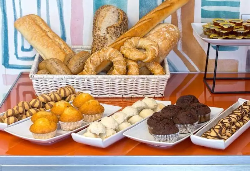 Fotos del hotel Central By Zeus International:  13