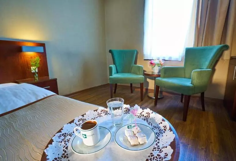 Fotos del hotel Feronya:  17