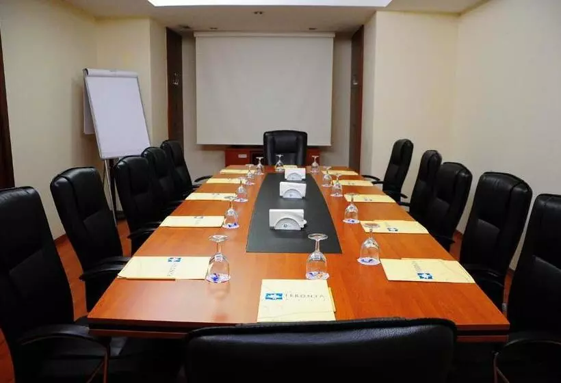 Fotos del hotel Feronya:  6