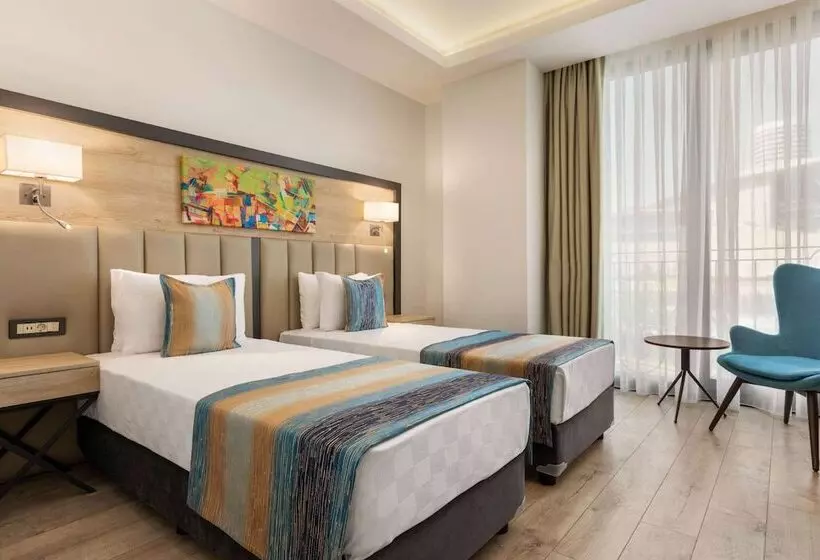 Fotos del hotel Ramada Encore By Wyndham Istanbul Basin Express:  5