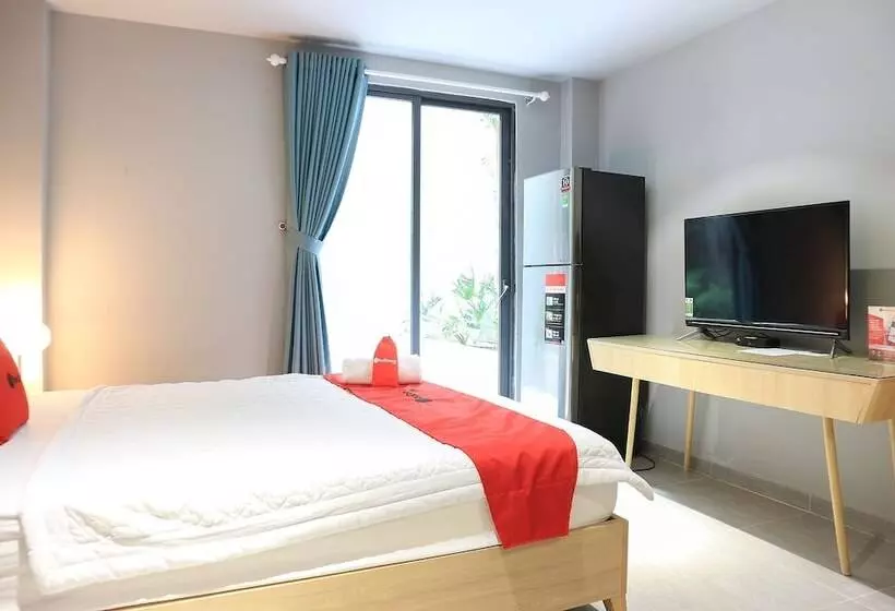 Fotos del hotel Reddoorz Plus @ Le Van Sy Street 2:  21
