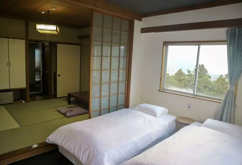 Fotos del hotel &resort Yamanouchi Hills:  2