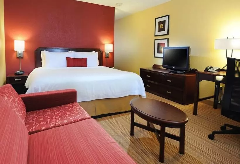 Courtyard By Marriott Houston Hobby Airport