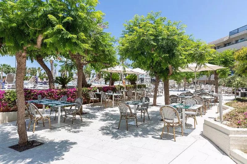 Fotos del hotel Grand Palladium Garden Beach Resort & Spa All Inclusive:  21