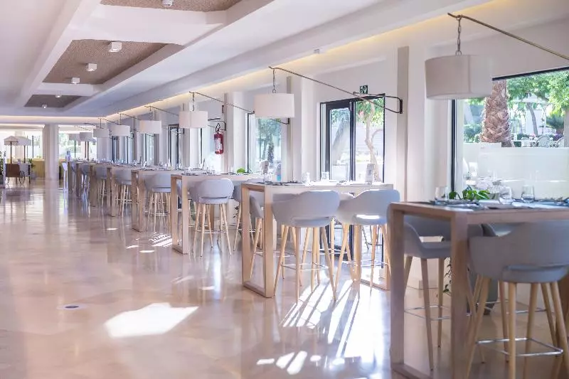 Fotos del hotel Grand Palladium Garden Beach Resort & Spa All Inclusive:  42