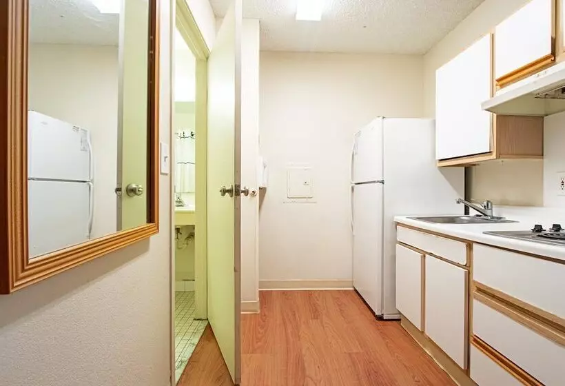 Fotos del hotel Hometowne Studios By Red Roof Phoenix  Dunlap Ave:  9