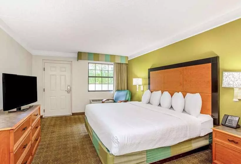Fotos del hotel La Quinta Inn By Wyndham Orlando Airport West:  2