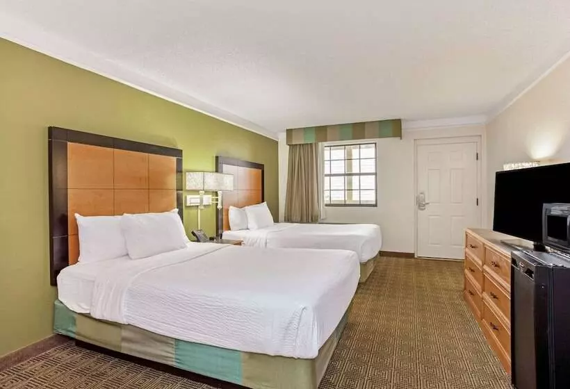 Fotos del hotel La Quinta Inn By Wyndham Orlando Airport West:  18
