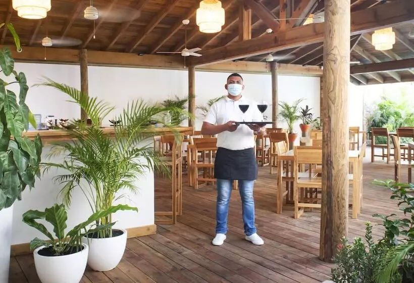Fotos del hotel Naboo Resort & Dive Center:  15