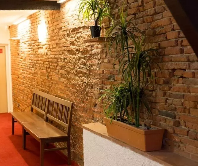 Fotos del hotel Le Clocher De Rodez Centre Gare:  3