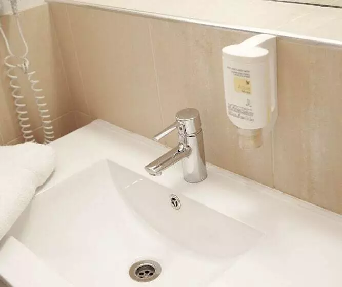 Fotos del hotel Le Clocher De Rodez Centre Gare:  24