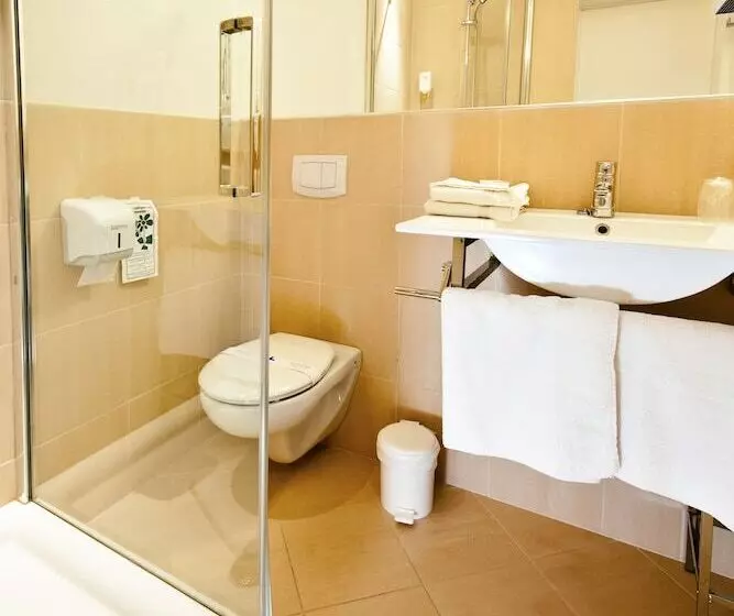 Fotos del hotel Le Clocher De Rodez Centre Gare:  17