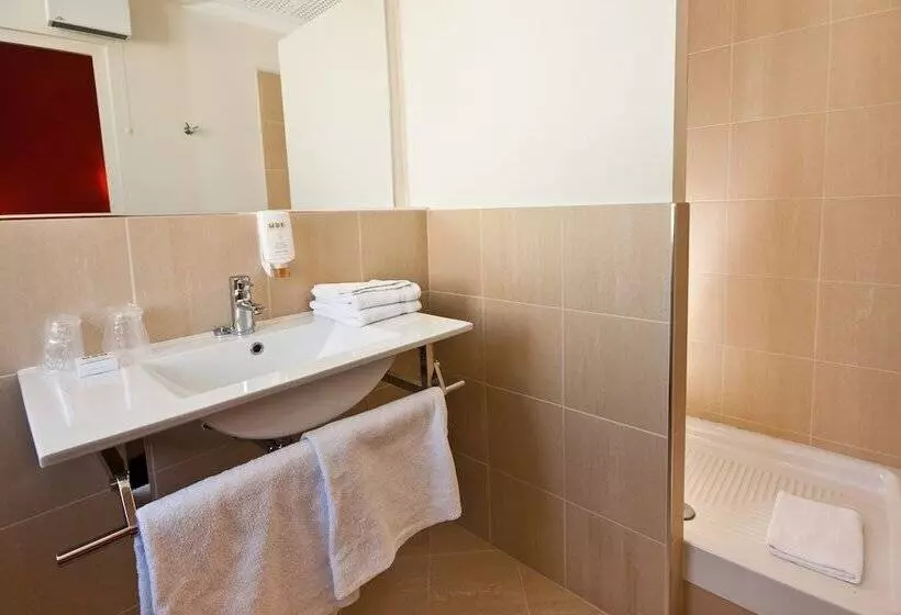 Fotos del hotel Le Clocher De Rodez Centre Gare:  21