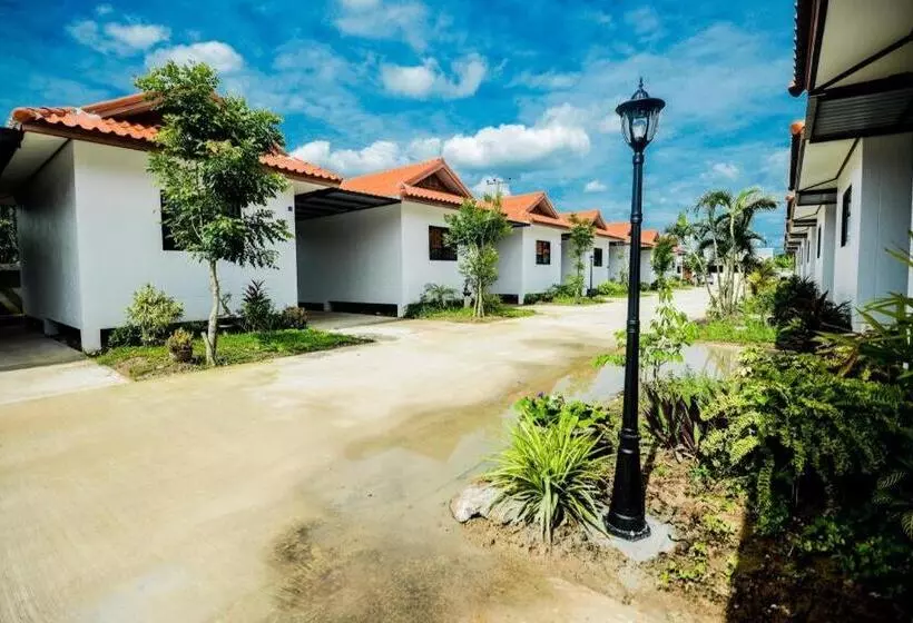Fotos del hotel Nangrong Garden Home:  25
