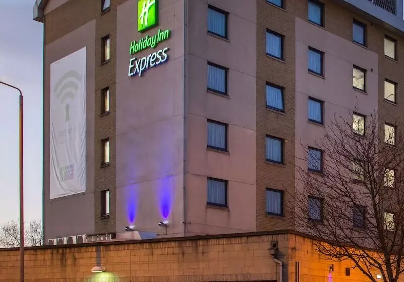 Fotos del hotel Holiday Inn Express London Wandsworth:  8
