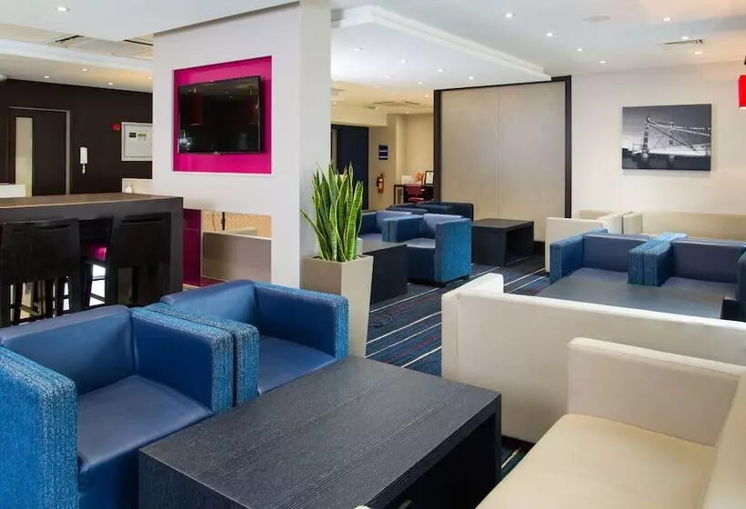 Fotos del hotel Holiday Inn Express London Wandsworth:  2