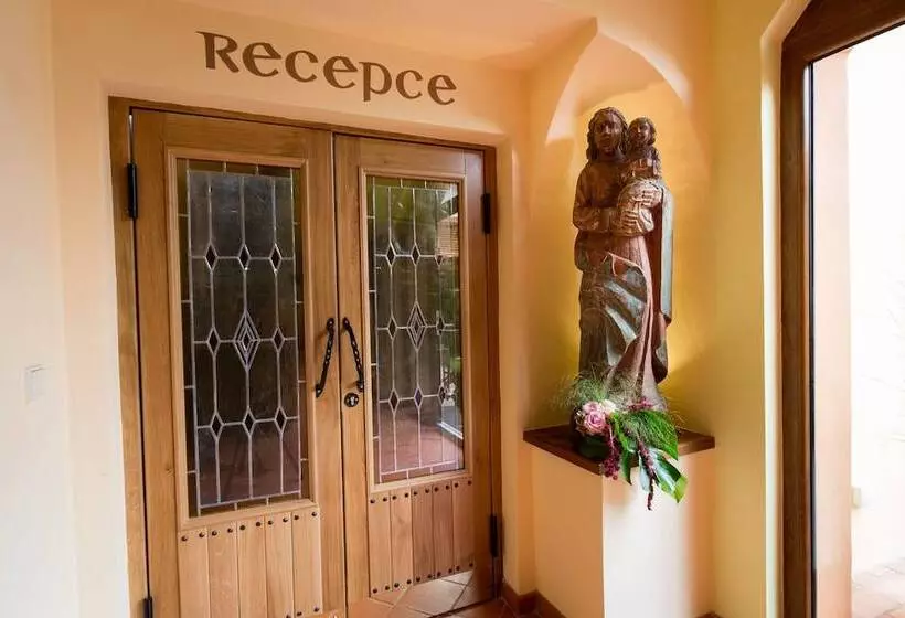 Selsky Dvur  Bohemian Village Courtyard