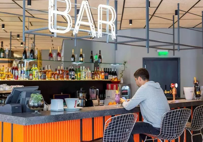 Fotos del hotel Ibis Styles Bucharest Erbas:  25