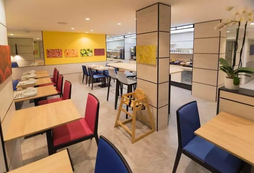 Fotos del hotel Hôtel Charing Cross:  5