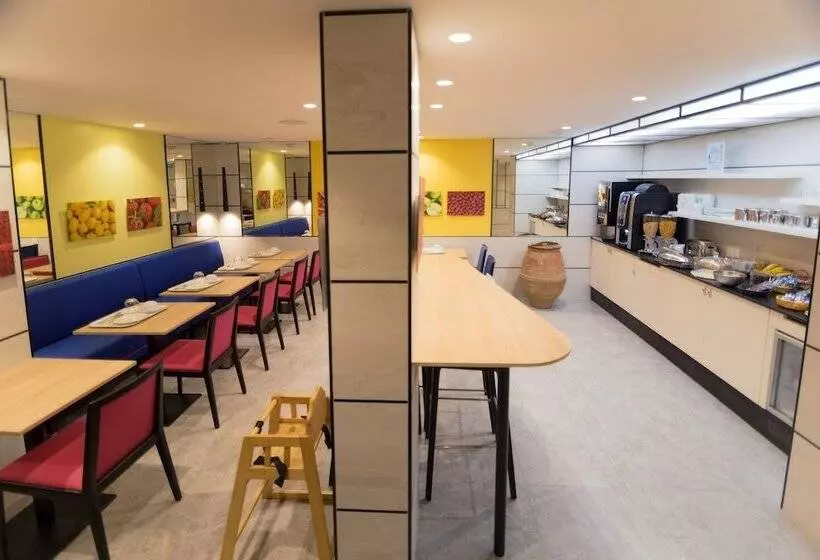 Fotos del hotel Hôtel Charing Cross:  21