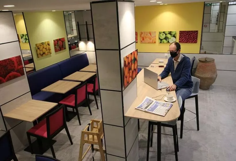 Fotos del hotel Hôtel Charing Cross:  11