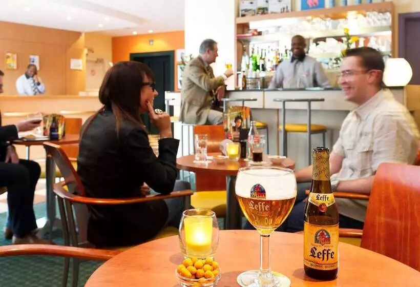 Fotos del hotel Ibis Charleroi Centre Gare:  4