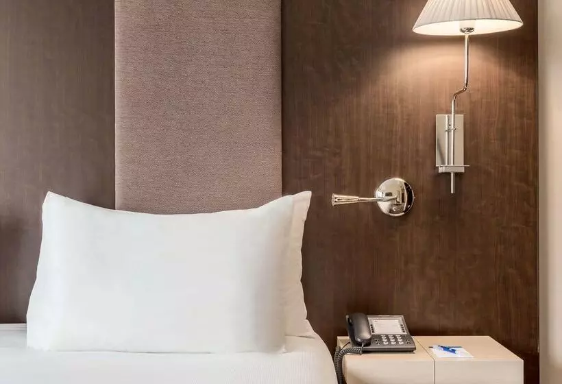 Fotos del hotel Nh Hotel Stephanie:  1