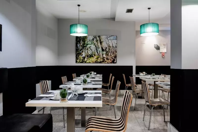 Fotos del hotel Ikonik Plaza Mercado:  4