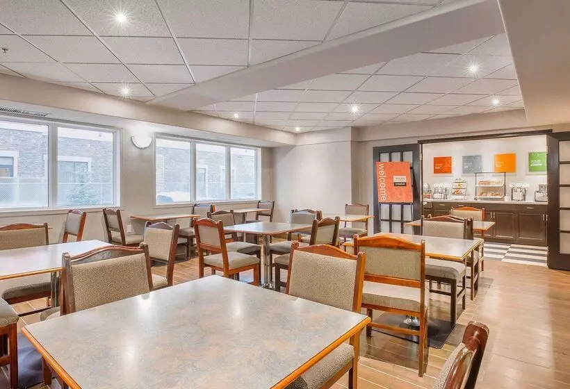 Fotos del hotel Comfort Inn & Suites University:  9