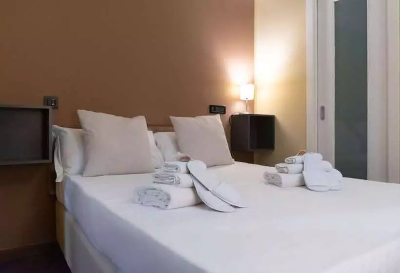 Fotos del hotel Suite Esedra:  6